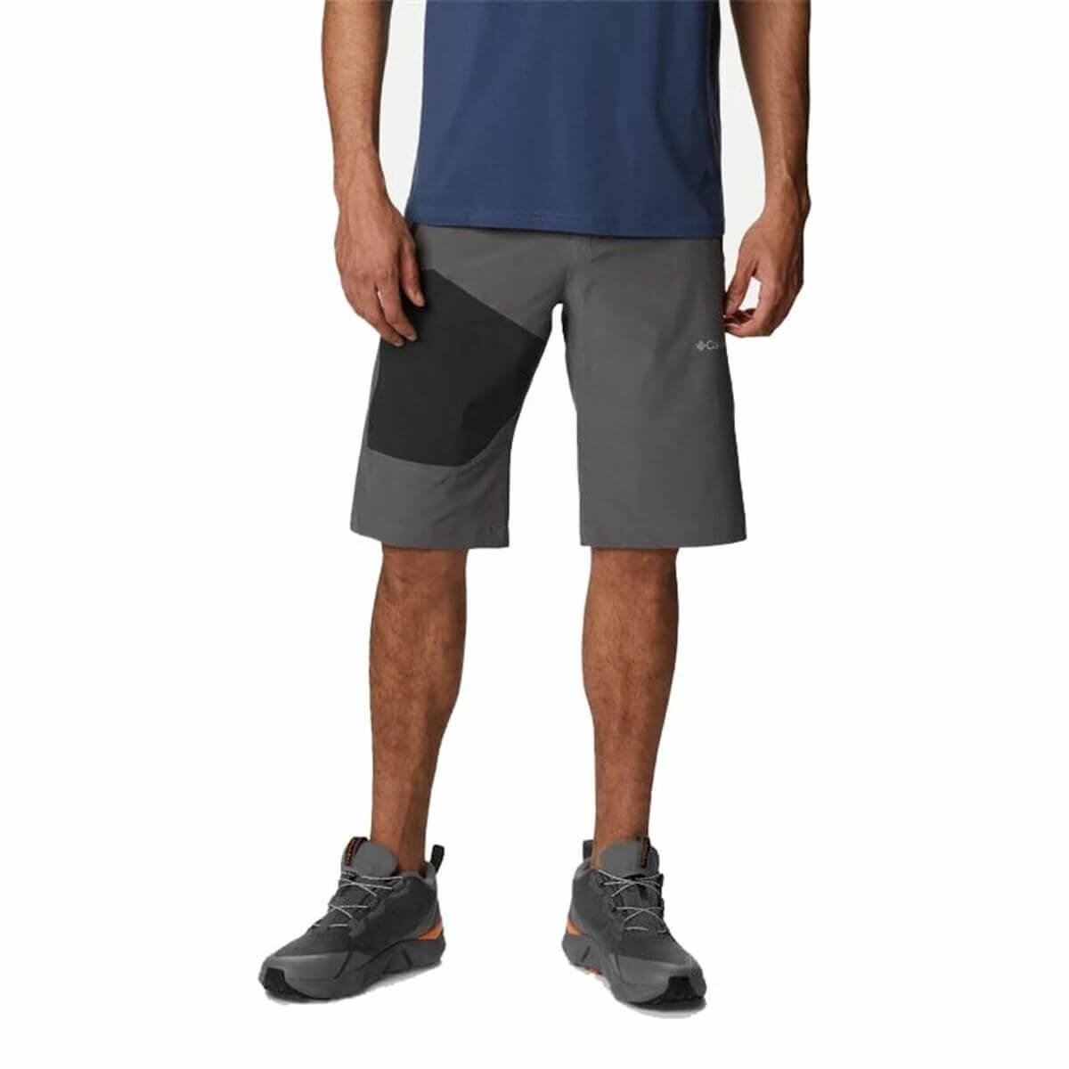 Men's Columbia Silver Ridge Mountain sports shorts in dark grey, perfect for outdoor adventures and camping.