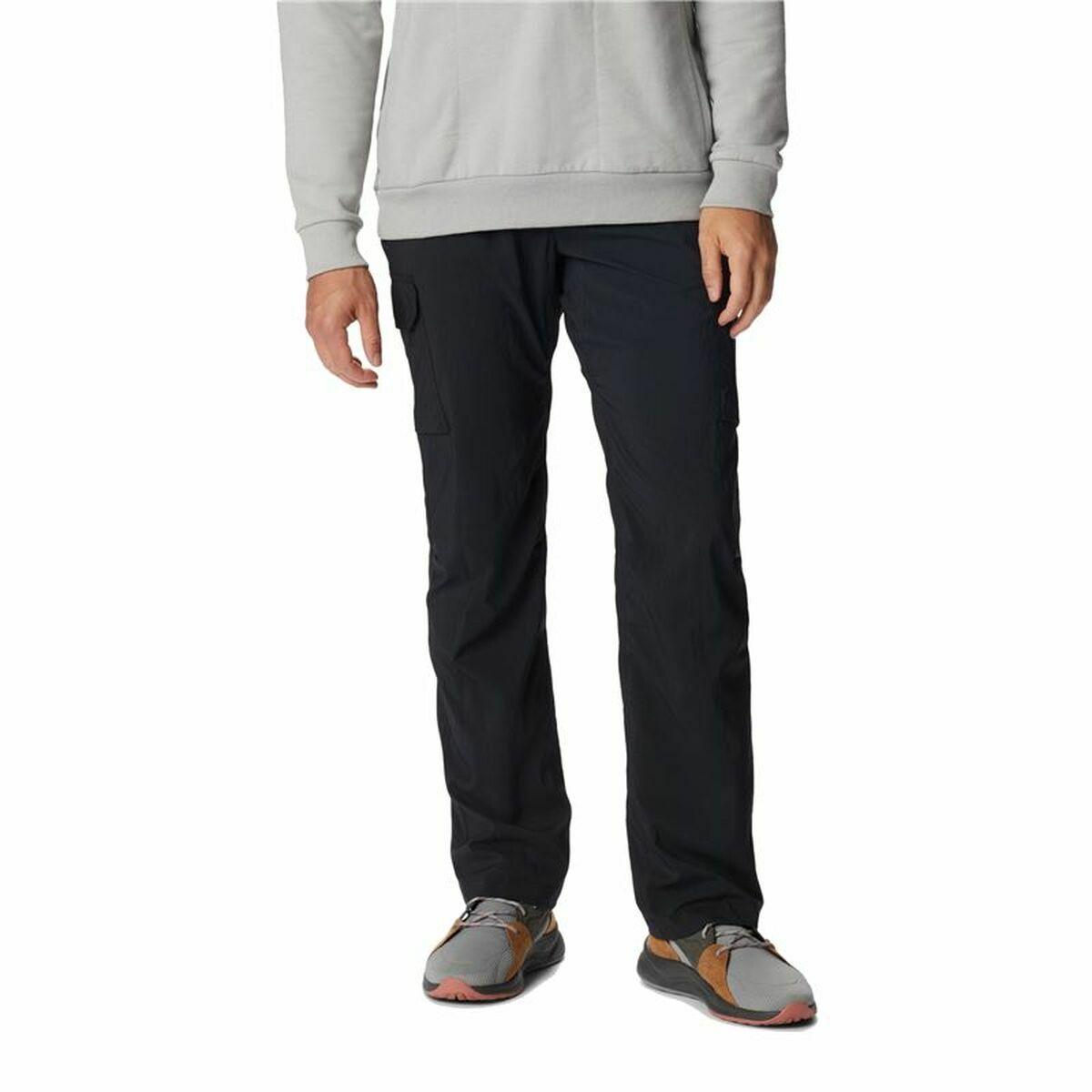 Men's black Columbia Silver Ridge™ Utility trousers, ideal for outdoor adventures and camping. Available at revlando.com.