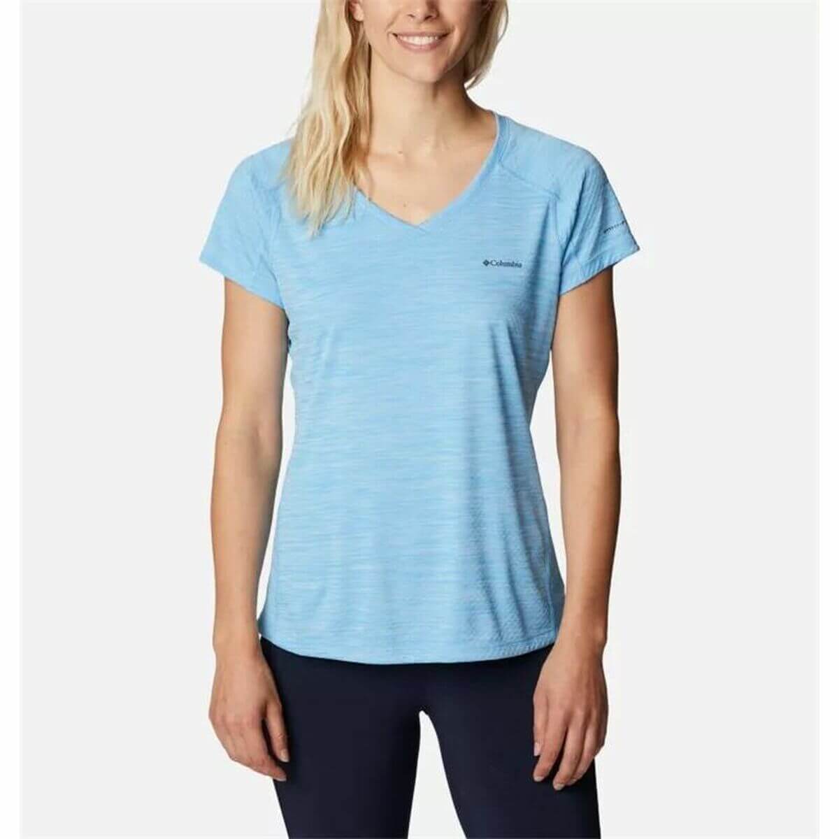 Women’s short sleeve Columbia Zero Rules™ t-shirt in blue, perfect for outdoor adventures and camping.