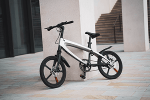 The Official Solar Beam Yellow E-Bike with Built-in Speakers & Bluetooth (Range up to 60km) - Effortless Transportation with Integrated Music Streaming