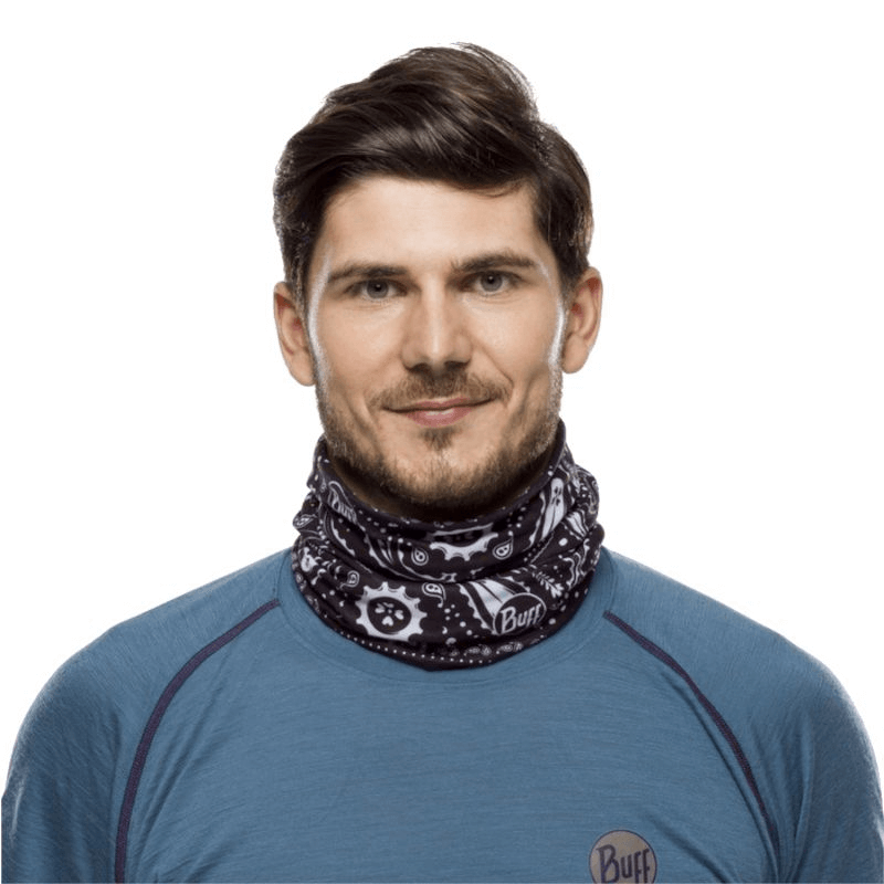 Man wearing Buff Original Ecostretch Tube Scarf, a stylish accessory perfect for outdoor sports and adventures.