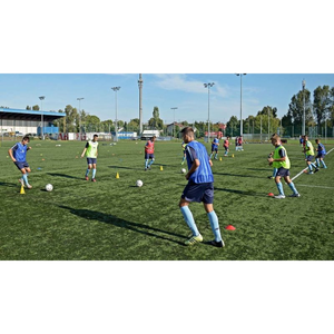 Conos de entrenamiento deportivo Yakima con agujeros - 23 cm morado - Mejora tus habilidades futbolísticas