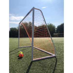 Portería de fútbol portátil Yakima Sport: red de fútbol duradera y fácil de montar para jugar en el patio y el parque