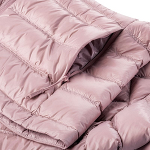 Elegante chaqueta con capucha Iguana Marcha para mujer - Cálido relleno de plumón de pato, rosa, bolsillos con cremallera | Ropa de invierno funcional y moderna