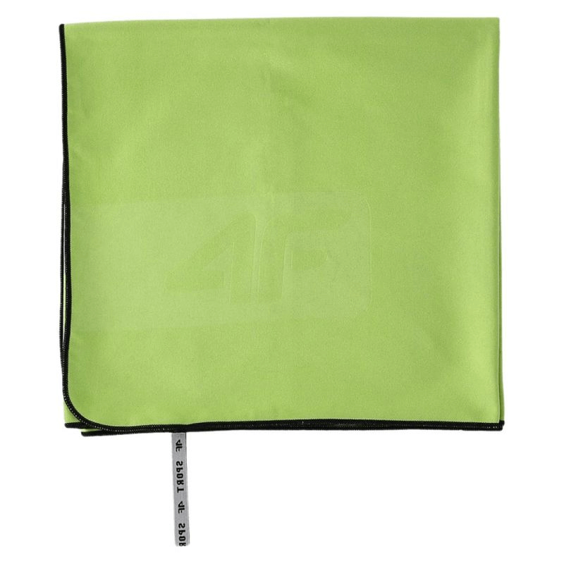 Quick-drying green microfiber towel 4F U037, lightweight and absorbent, ideal for gym, travel, and outdoor adventures.