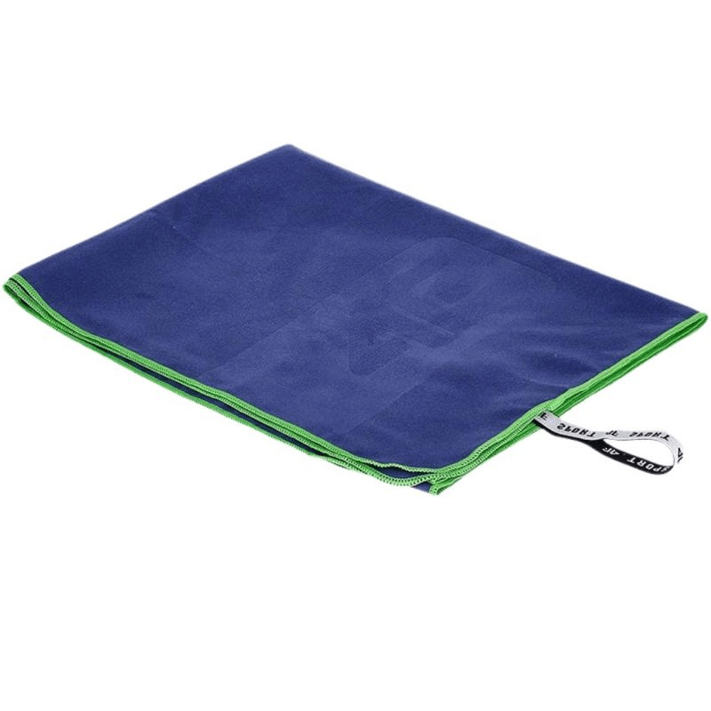 Quick-drying microfiber towel in navy with green trim, perfect for gym, travel, and outdoor adventures. Dimensions 65x90 cm.