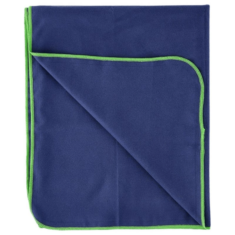 Quick-drying navy microfiber towel with green trim, ideal for outdoor adventures and sports. Dimensions: 65x90 cm.