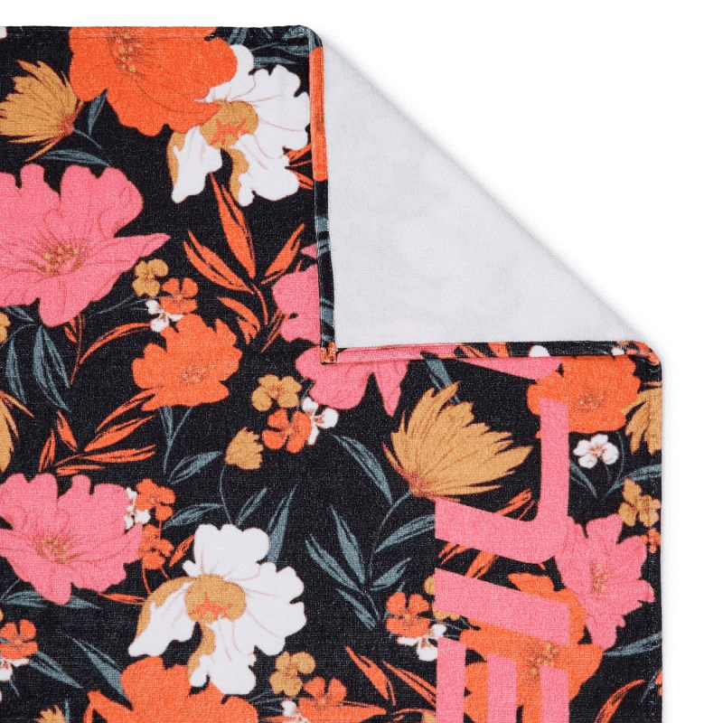 O'Neill Mix & Match Seacoast Towel with vibrant floral design and soft fabric, perfect for outdoor adventures.