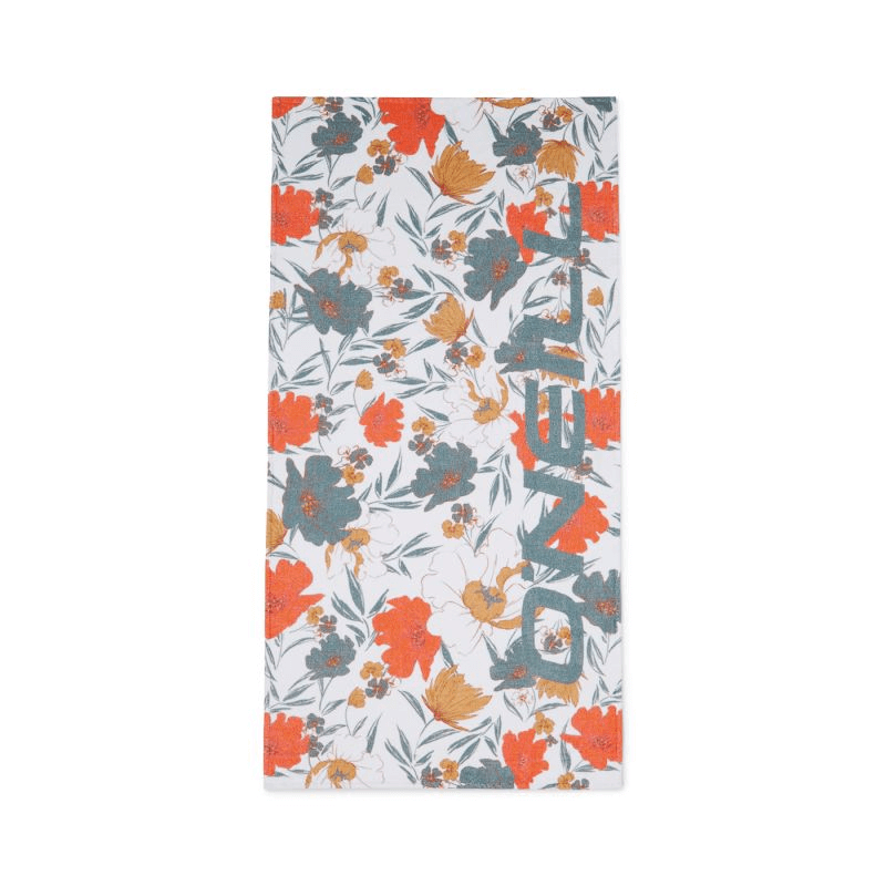 O'Neill Mix & Match Seacoast Towel with floral design, eco-friendly 100% cotton, ideal for outdoor adventures and travel.