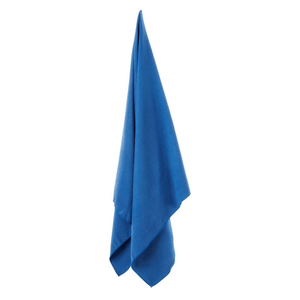 Aquawave Fenn Towel M in blue, quick-dry and highly absorbent, ideal for outdoor travel and sports adventures.