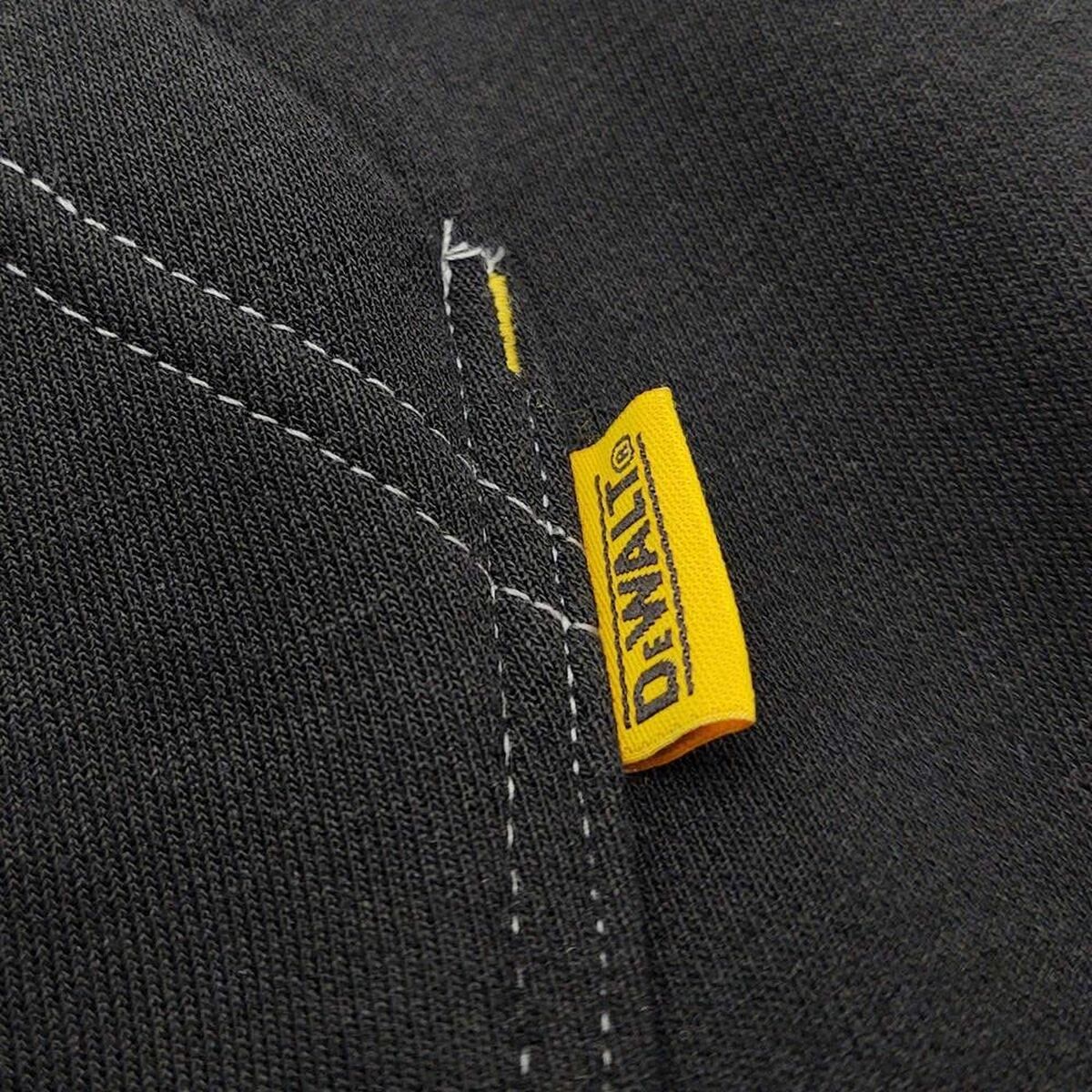 Hoodie Dewalt in black, size XXL, ideal for outdoor adventures and camping from revlando.com. High quality and durable.